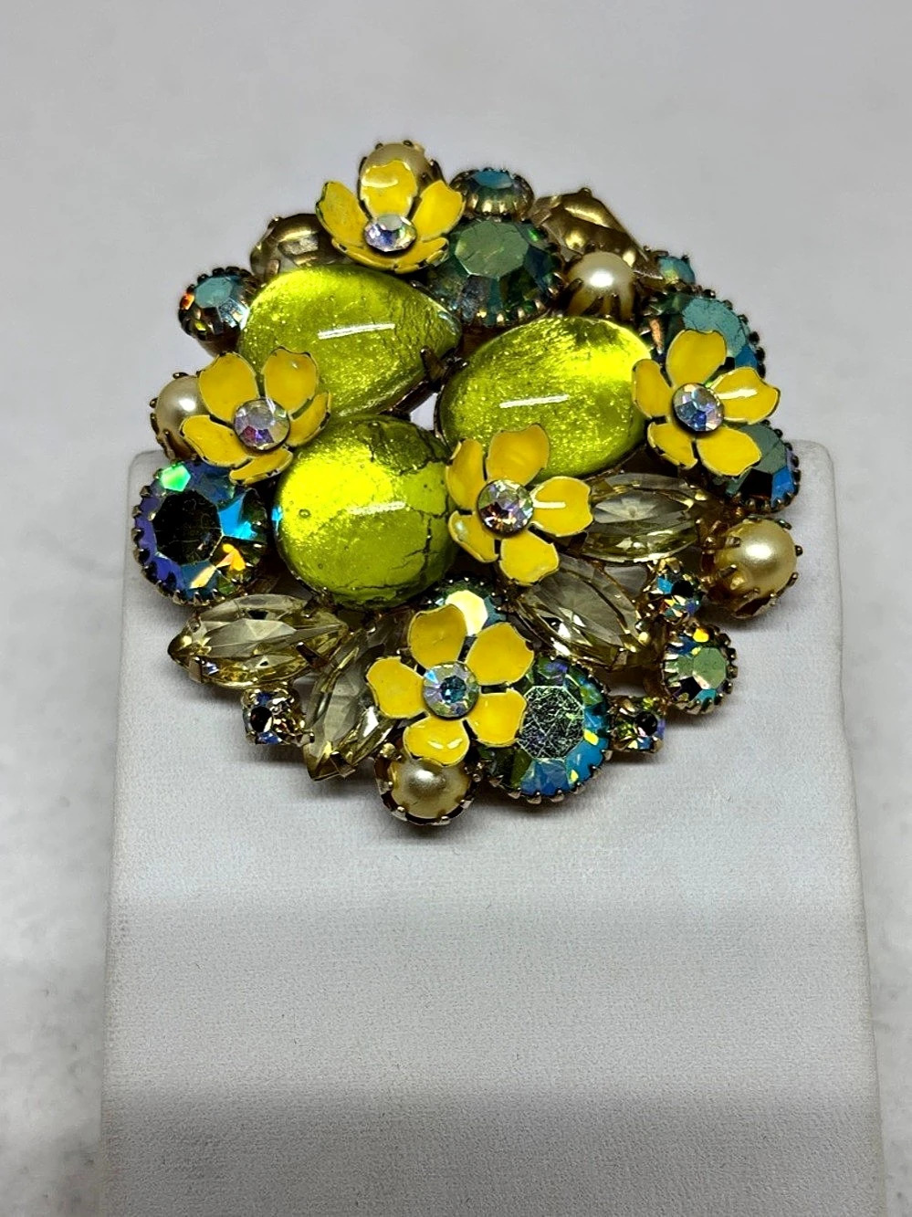 Stunning Vintage Art Glass Brooch by Kramer